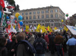 54. A piazza del Popolo che si riempie.