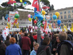 55. A piazza del Popolo che si riempie.