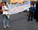 57. Gi le mani dalla Scuola... Per: gentili, le colleghe, a chiamarle mani.
