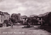 Anticoli Corrado, Piazza delle Ville