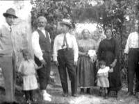 Gigi il Moro con la moglie, la mamma Rosina, la sorella e la nonna Ortensia di Carmine
