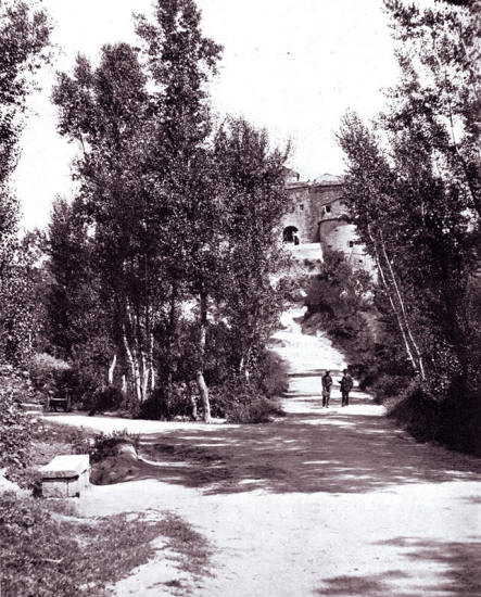 25. Santo Polo dei Cavalieri. La porta (Moscioni).