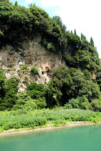 48. Dintorni di Vicovaro. S. Cosimato. Lo stesso luogo nel 2011 (Scialanca).