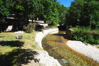 111. Subiaco, lAniene sotto il ponte di s. Mauro nel 2011.
