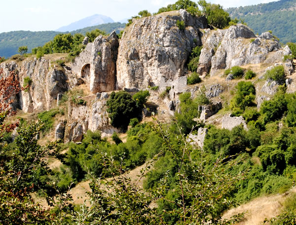 Clicca qui per fare una bellissima passeggiata a Camerata Vecchia e a Camposecco!