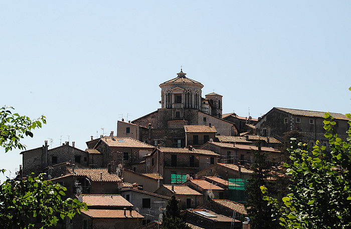 Clicca qui per fare una bellissima (anche se virtuale) Passeggiata a Capranica Prenestina!