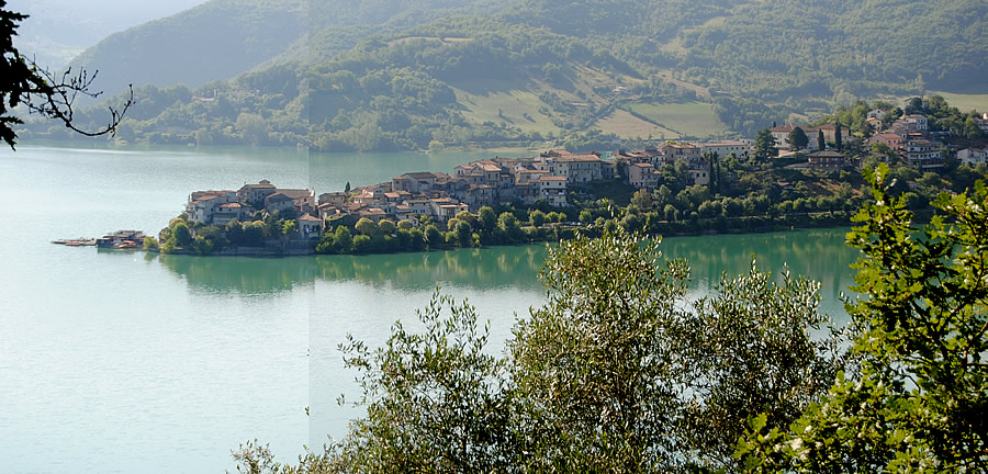 Clicca qui per fare una bellissima (anche se virtuale) Passeggiata a Colle di Tora!