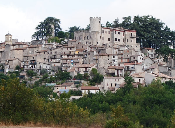 Clicca qui per fare una bellissima passeggiata a Orvinio!