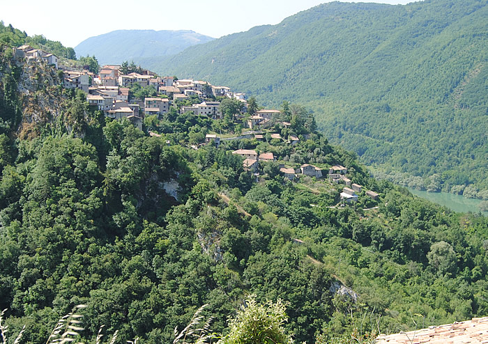 Clicca qui per fare una bellissima (anche se virtuale) Passeggiata a Paganico!