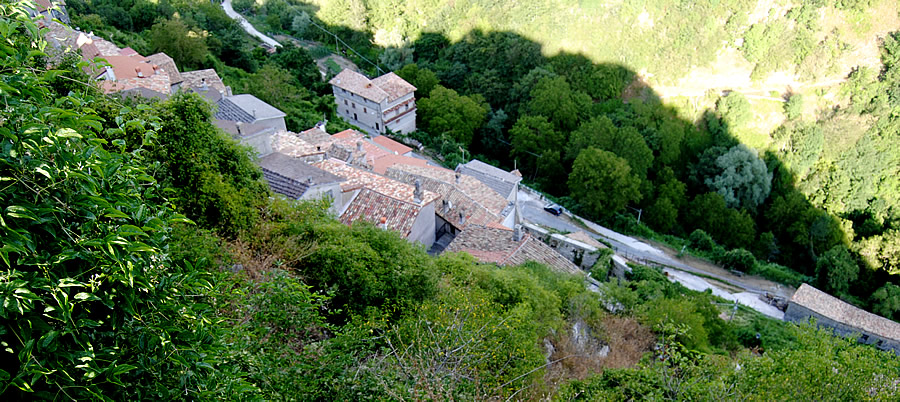 Clicca qui per fare una bellissima (anche se virtuale) Passeggiata a Ricetto