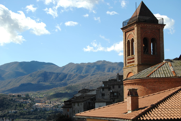 Clicca qui per una (virtuale) Passeggiata a Roviano in oltre 200 immagini una pi bella dell'altra