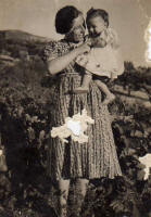 46. Nonna Maria con lo zio Tommaso.
