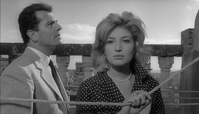 48. "L'avventura", di Michelangelo Antonioni (1960), con Monica Vitti, Gabriele Ferzetti, Lea Massari, Dominique Blanchar, Renzo Ricci e James Addams.