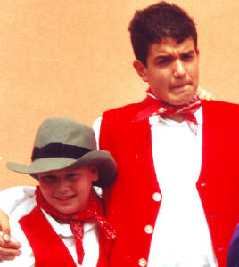 Ma ricorda: della Classe 1998 - 2001 hai visto niente se non hai visto... la Pagina di Benedetta! Cliccando qui!