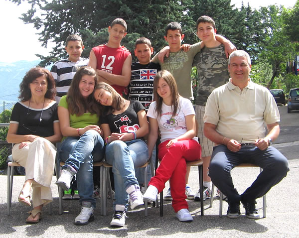 La classe 2007-2010 con la prof. Cipriani e il prof. Nicola De Rito gioved 10 giugno 2010.