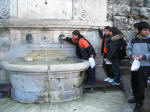 72. La fontana della porta.