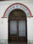 67. Insegne in ceramica.