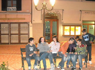 Sara, Virginia e tutti i loro compagni della Prima e Seconda Media di Anticoli Corrado del 2009 - 2010 ci hanno autorizzato a pubblicare le loro foto: autorizzaci anche tu!