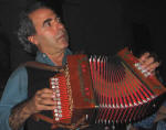 106. Musica, canto (e ballo) popolare in piazza del Papa...