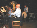 42. Mentre in piazza si mangia e si beve (e si fuma), sul palco la Banda di Anticoli (e non solo di Anticoli) si produce in un applauditissimo concerto.