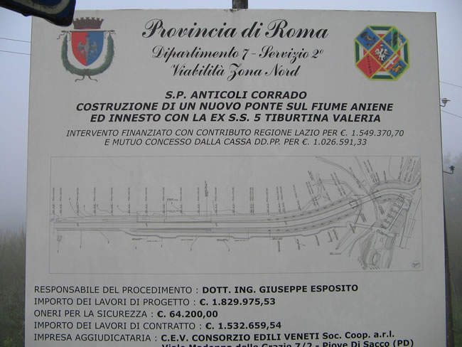 Il progetto del ponte, cos come  esposto sulla Tiburtina Valeria allaltezza della fermata del Cotral.