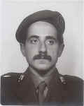 � vero o � una leggenda che il Prof&nbsp;― molti ma molti anni fa, in una galassia lontana lontana ― indossava abusivamente divise militari per far colpo (con scarso successo) sulle ragazze?