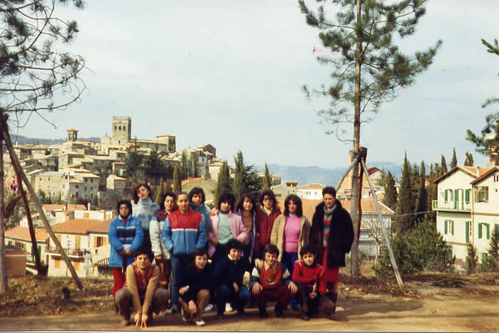 Prima classe rovianese della prof.sa Bruna Santini, che la prese in IIa, nell'a.s. 1983-84, e la tenne anche l'anno dopo in IIIa.