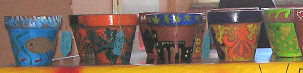 41. I bellissimi vasi realizzati dagli alunni delle Medie per aiutare il Nepal.