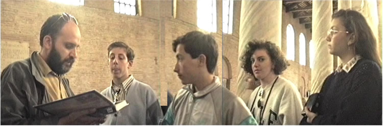 87. Il professor Pieralice audioguida alcuni alunni della Terza di Anticoli Corrado del 1993-1994.