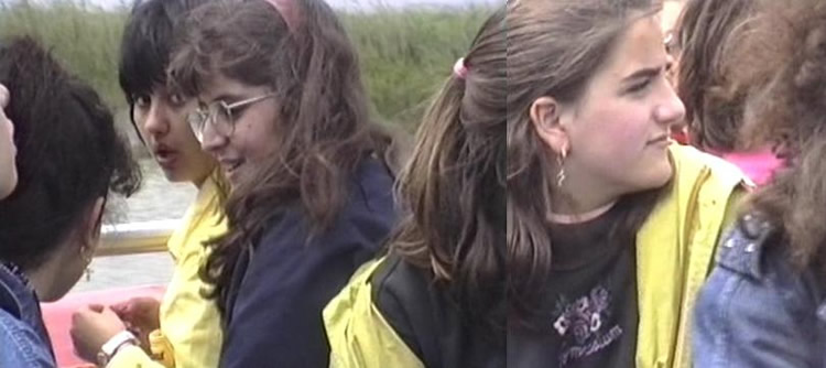 235. Fatima, Eva ed Elisa in navigazione sul Po sulla motonave Principessa.