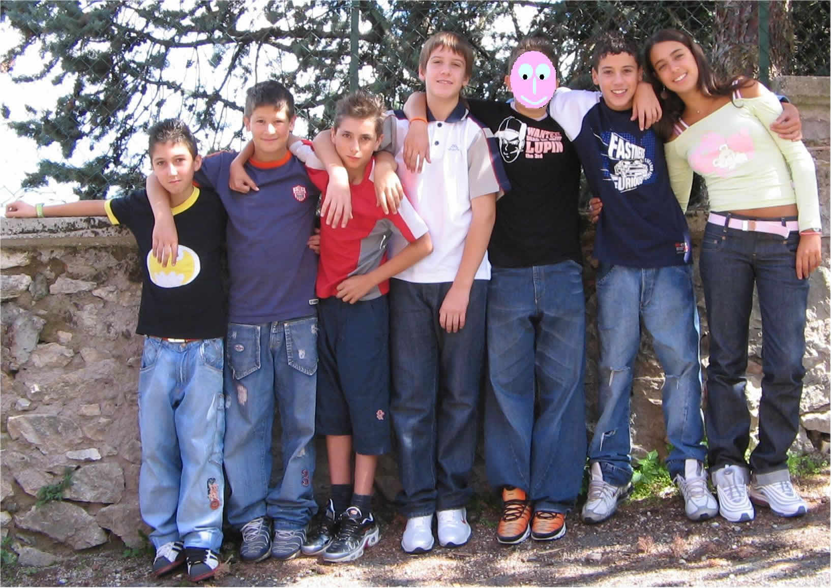 Da sinistra a destra: Lorenzo, Giampaolo, Gianluca, Davide, Niccolò, Giacomo e Caterina. Cliccando sui loro volti, puoi accedere alle loro pagine personali!