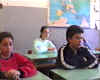 Classe (in coro): "Buongiorno, professoressa!"
