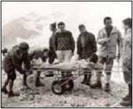 Sandro propone un necessario e veloce ritorno al rifugio per prestar loro pi attente e adatte cure...