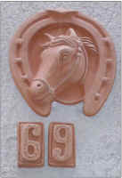 Via Castello 69, davanti alla casa di Alessandra