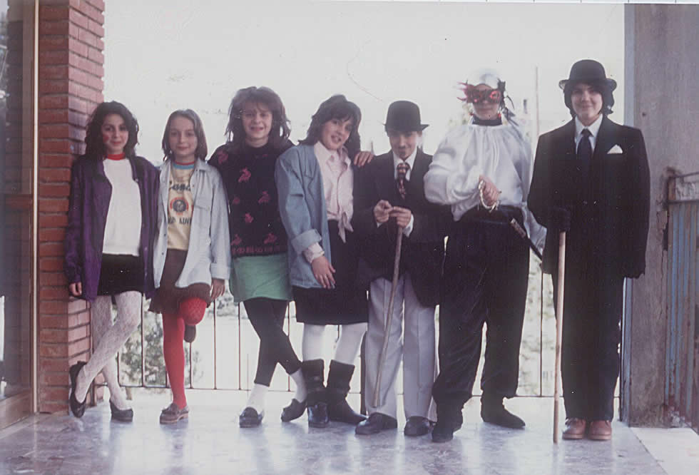 1. Da sinistra a destra: Angela, Roberta, Eleonora B., Eleonora T., Arianna, Ombretta e Serena.
