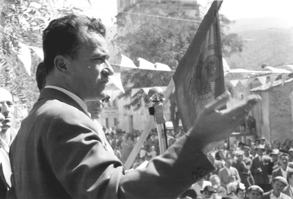 Pietro Ingrao alla fine degli anni 50 (immagine tratta dal sito www.claudiocaprara.it)