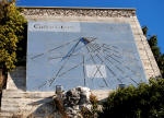 293/1000, "Carpe Diem". Saracinesco, meridiana verticale, 19 febbraio 2011.