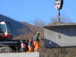 20 dicembre 2007: la posa del nuovo ponte.