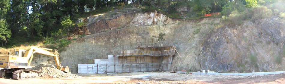 6. Panoramica ravvicinata: la cieca pupilla in costruzione dellOcchio di Polifemo di Roviano.