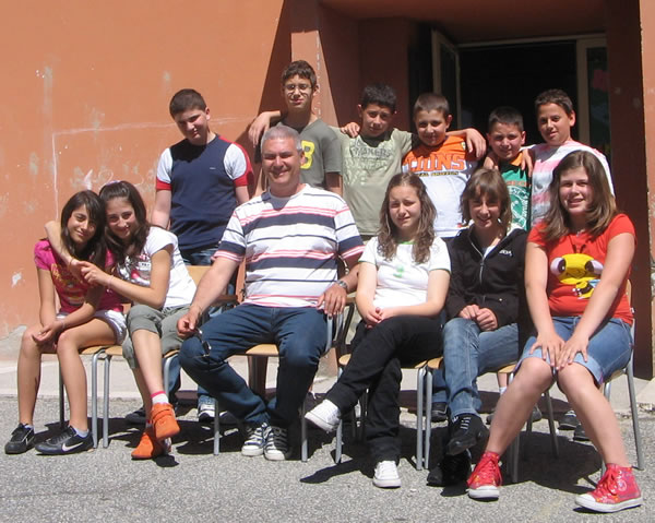 La classe 2007-2010 con la 2008-2011 e il prof. Nicola De Rito mercoled 20 maggio 2009.