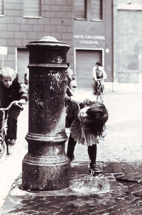 Luigi Scialanca, "Togliersi la sete", piazza Navona, Roma, primavera 1979