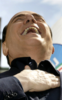 Per la serie "Tot e Peppino divisi dal Tripolino": Roberto Maroni e Silvio Berlusconi.