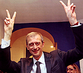 Per la serie "Gli scoppiati": il finto sinistro Piero Fassino e il nuclearista Umberto Veronesi.