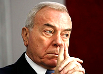 Per la serie "Enrico, non per noi ma per te stesso, ripudiali entrambi!": Gianni Letta, una foto che sarebbe piaciuta a Guido Letta, Enrico Letta.