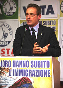 Per le serie "Sotto il vestito niente" e "Berlusconi, paragonato a lui, sta benissimo": Massimo Polledri.