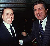 Per la serie "Non  solo al Craxi che dobbiamo il Berlusconi": il De Benedetti, ai bei tempi, col Berlusconi.