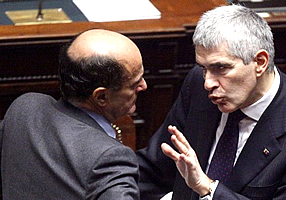 Per la serie "Sta a guardare come ti frego": il Casini in azione.