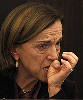 Per la serie "Le lacrime non sono tutte uguali, e la differenza si vede negli occhi e nei denti": la Fornero e Lucia Codurelli.
