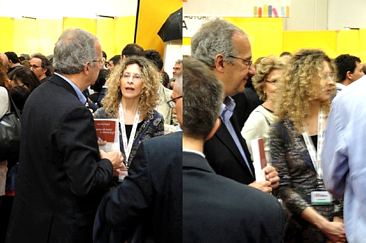 Per la serie "Chissà come andrà a finire?": Walter Veltroni con "Istinto di morte e conoscenza", di Massimo Fagioli, al Salone del Libro di Torino del 2010. (Immagine tratta da Segnalazioni).