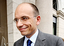 Per la serie "Enrico, non per noi ma per te stesso, ripudiali entrambi!": Gianni Letta, una foto che sarebbe piaciuta a Guido Letta, Enrico Letta.